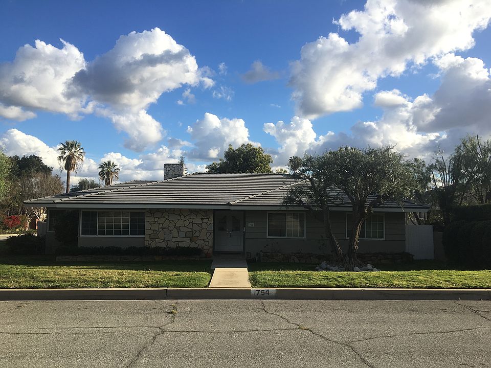1st image of 754 E Calabria Dr