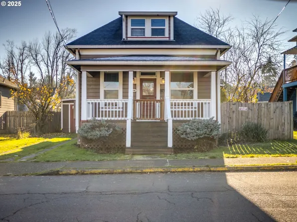 432 Division St, Oregon City, OR 97045