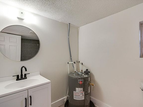 5th image of 2210 Milne St