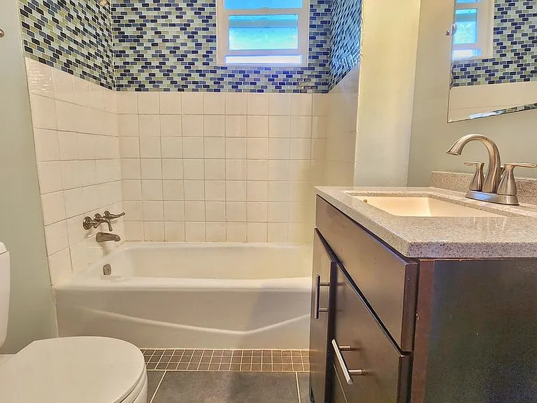 7517 Brooklyn Ave NE — Photo 6