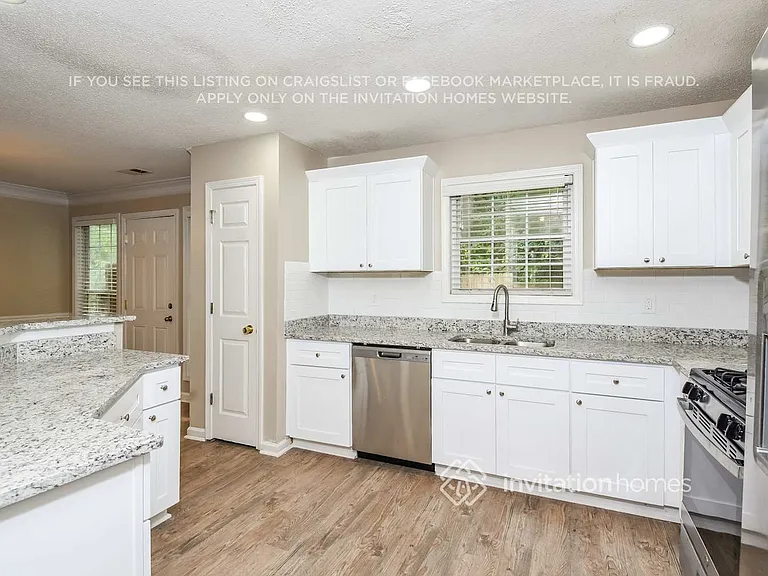 940 Twin Brook Ct — Photo 8