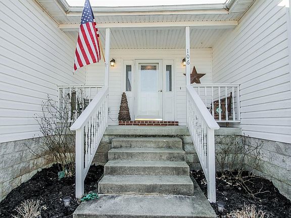4th image of 106 Maple Ave