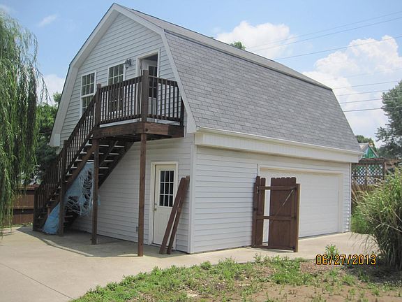 Garage with apartment