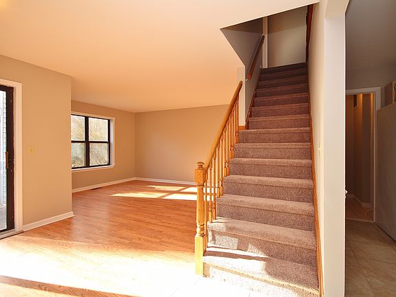 5th image of 43 Aldo Ct