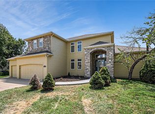 2211 Shenandoah Dr, Leavenworth, KS 66048