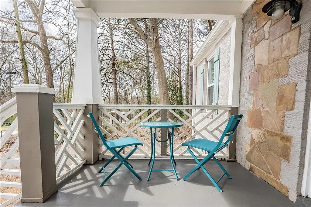 4 bed, 6.0 bath, 1546 sqft, $2,600 — Photo 4