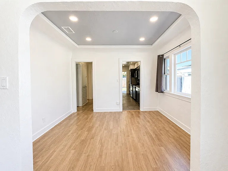 5434 Adams Ave — Photo 5