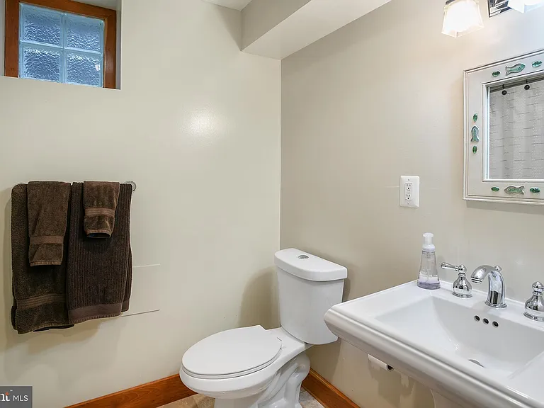 2800 Greenvale St — Photo 51