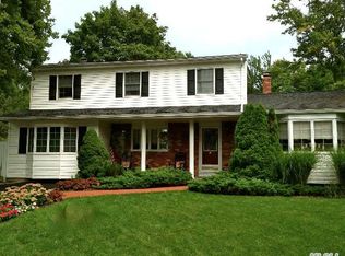 147 Pepperidge Rd, Oakdale, NY 11769