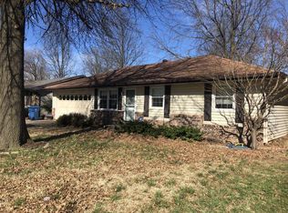 2918 S Roanoke Ave, Springfield, MO 65807