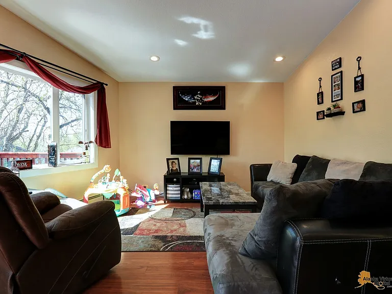 10137 Birch Ln — Photo 8