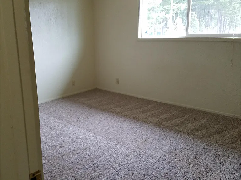 25182 E Broadway Ave — Photo 5