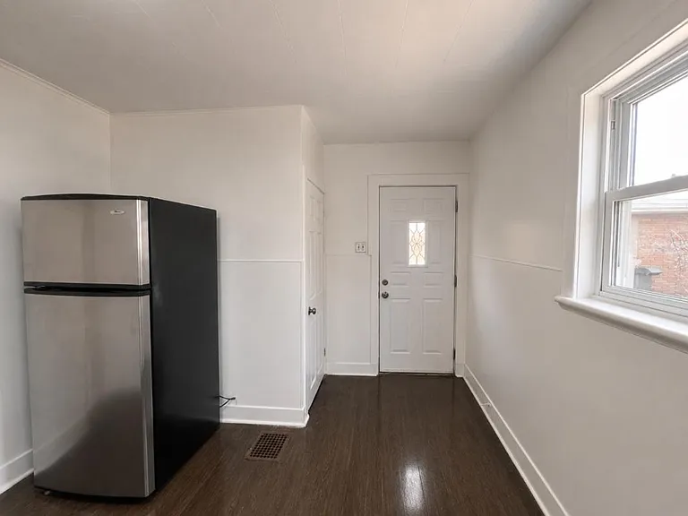 415 Eva Ave — Photo 8