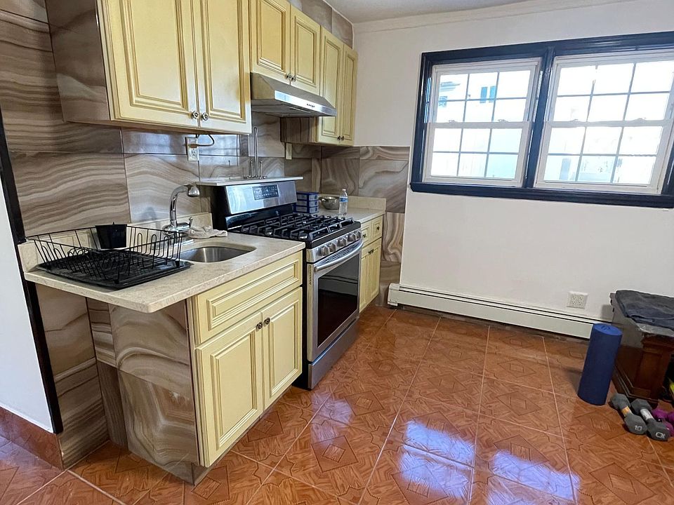 1st image of 1027 Hylan Blvd #1R