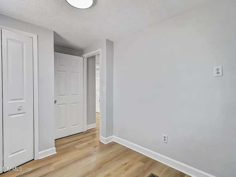 11321 Deep Ln — Photo 17