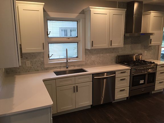 3rd image of 813 N Chauncey Ave