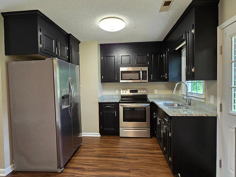 110 Frost Wood Ct — Photo 5