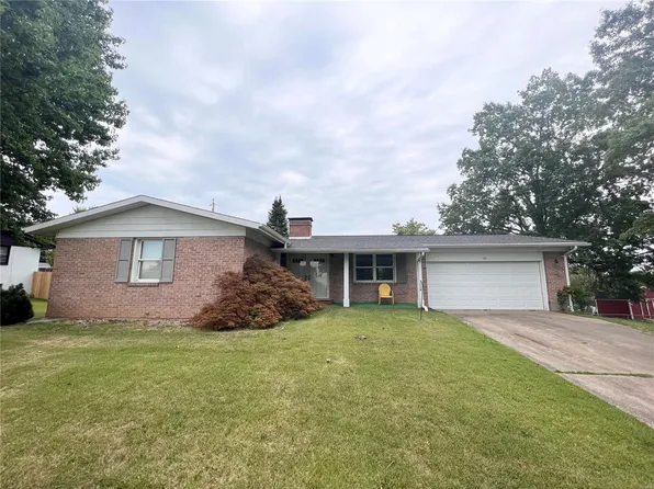 33 Hillcrest Dr, Hannibal, MO 63401