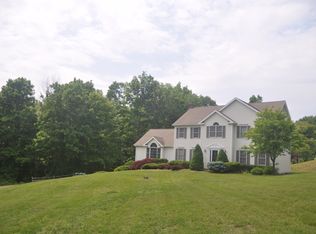 172 Currituck Rd, Newtown, CT 06470