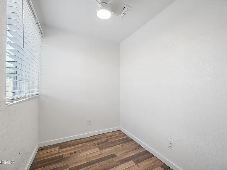 22 E Riverside St — Photo 13