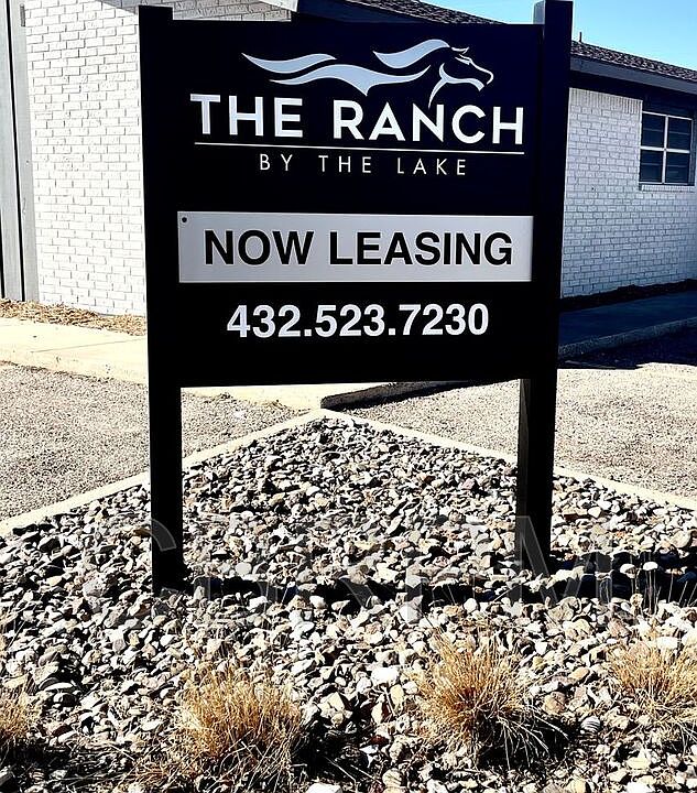 1st image of 401 NW 8th St #11