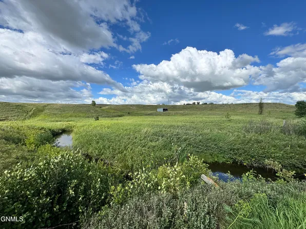 52nd St NW, Williston, ND 58801