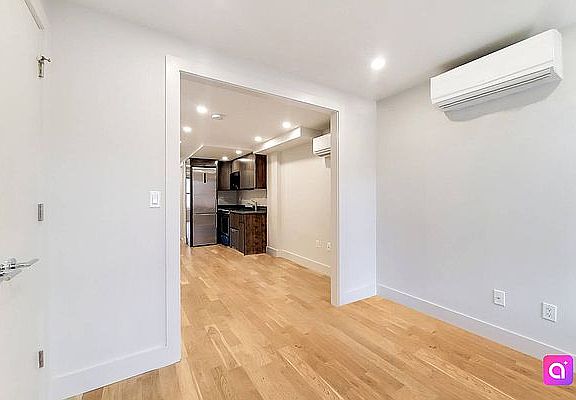 2nd image of 738 E 6th St #2