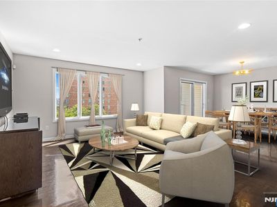 7 Legend Hills Dr, Edgewater, NJ, 07020