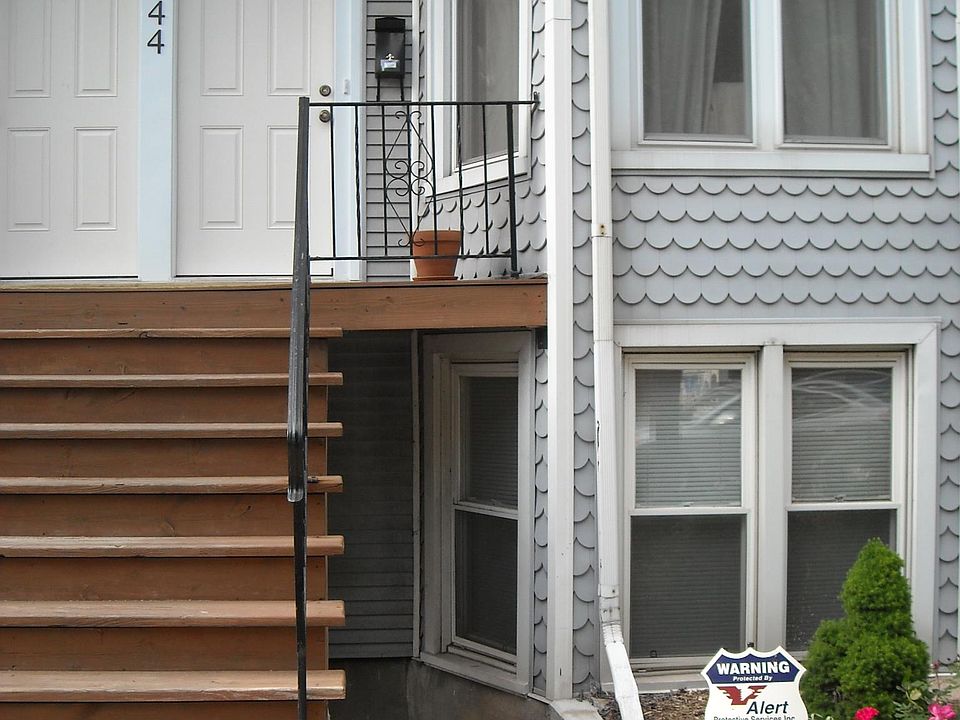 1st image of 1242 W Diversey Pkwy #1