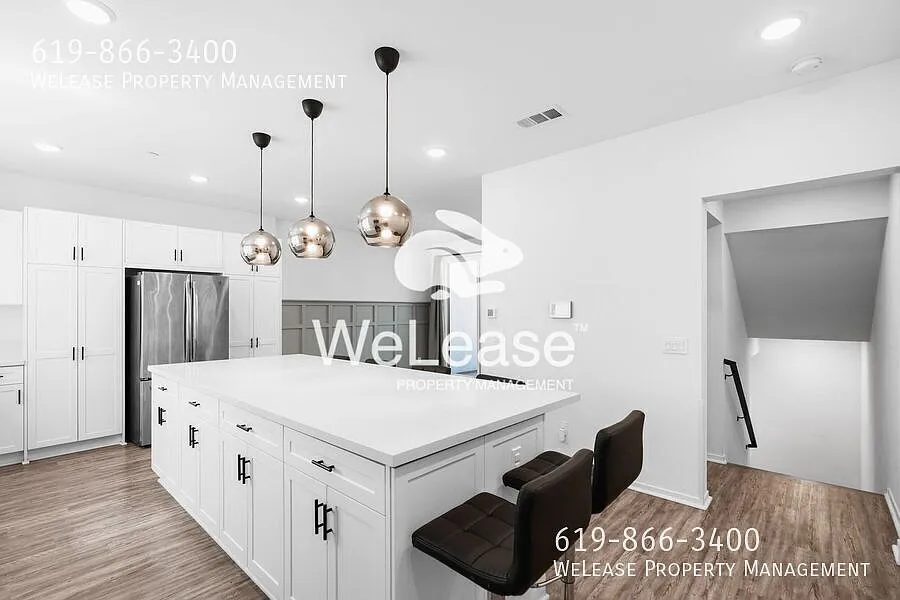 Modern 2 bd, 3 bth apartment in gated community! — Photo 4