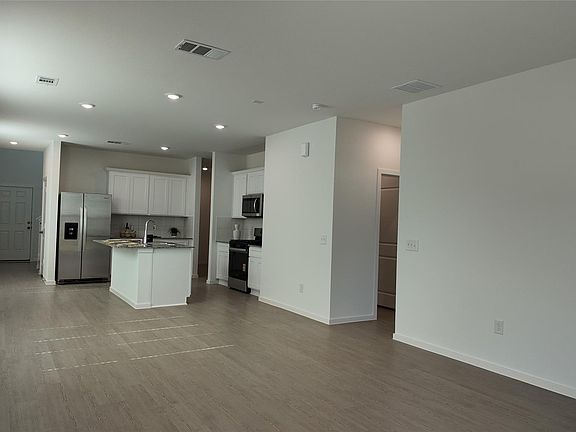 5th image of 15026 English Rose Rd
