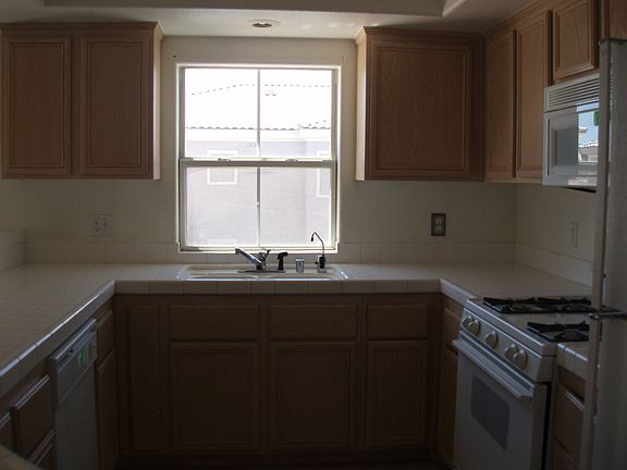 4th image of 3608 Pierida St Unit 204