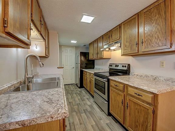 2nd image of 1655 Green Leaf Ct