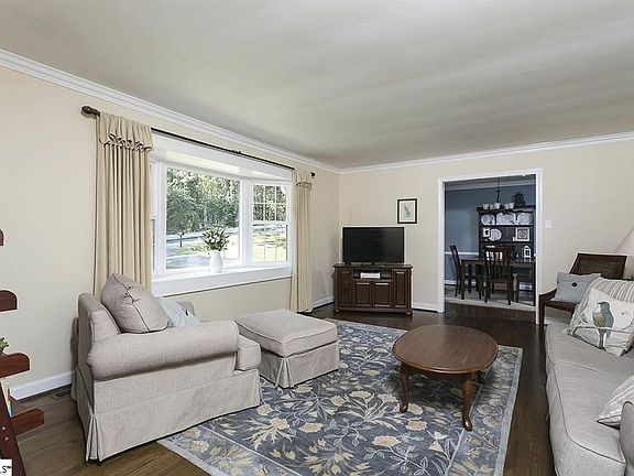 3rd image of 304 Bella Vista Dr