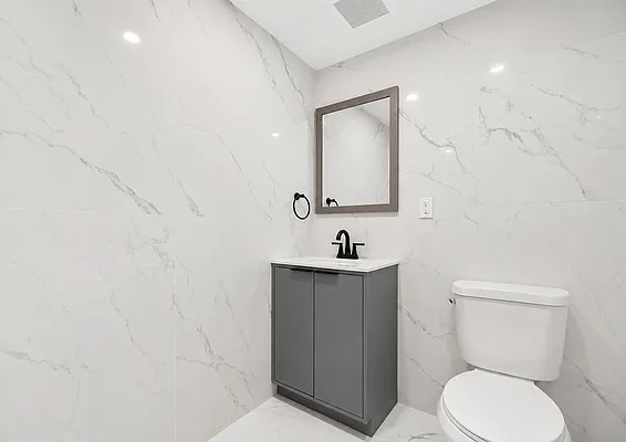 Bathroom, photo 1