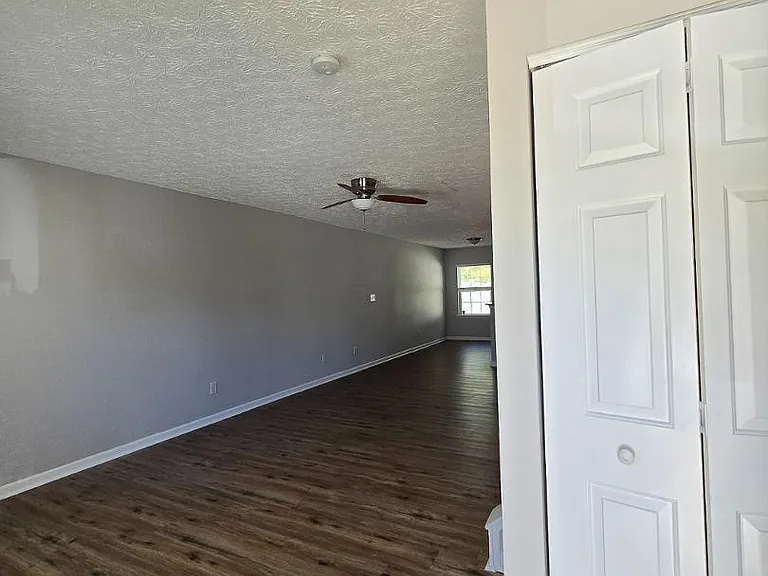3105 Ivey Wood Ln — Photo 3