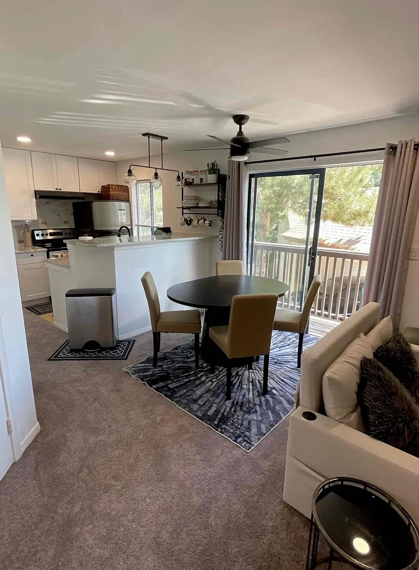 2 bed, 900 sqft, $2,500 — Photo 2