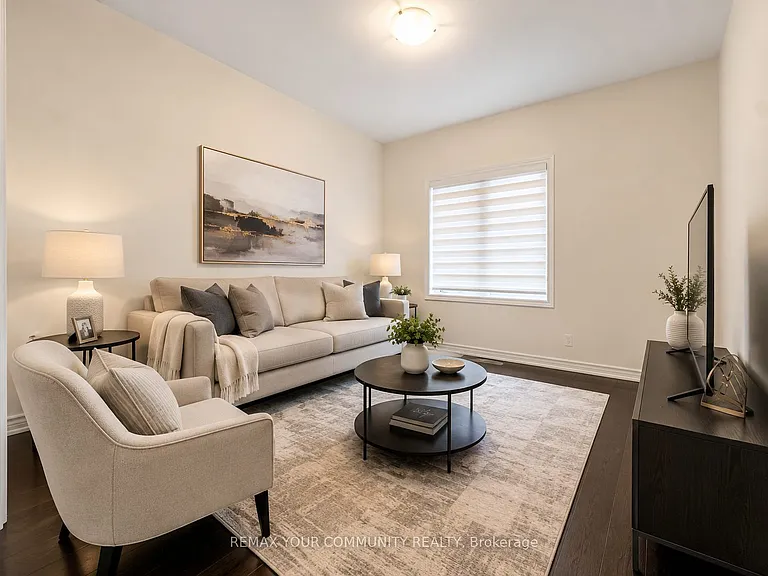 101 Connell Dr — Photo 3