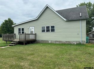 307 E 7th St, Wilber, NE 68465