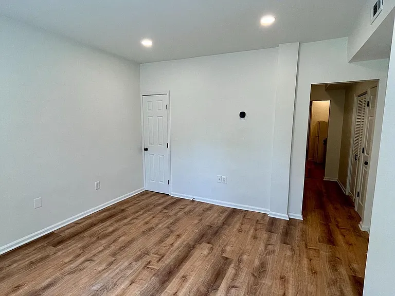 1718 W Virginia Ave NE #1 — Photo 12