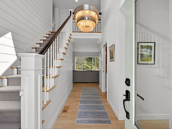 5th image of 102 Waterford Drive