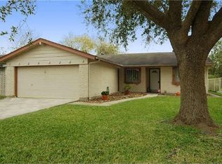 16711 Barcelona Dr, Friendswood, TX 77546