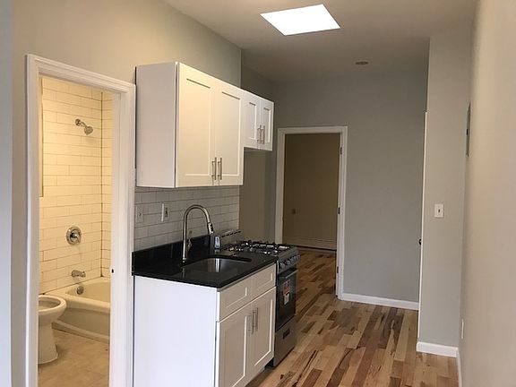 3rd image of 40 Buffalo Ave