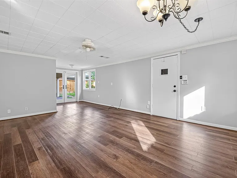 3731 Drake St — Photo 20