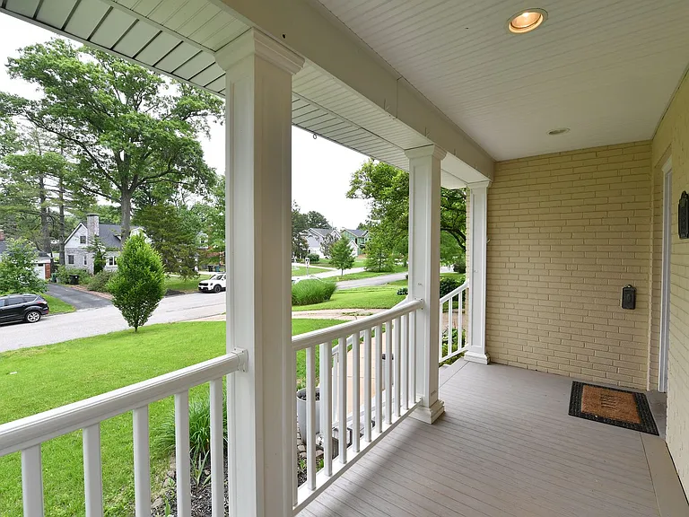 106 Manlyn Dr — Photo 5