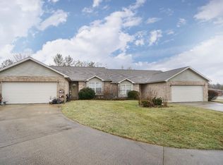 499 Oxford Dr, Lebanon, OH 45036