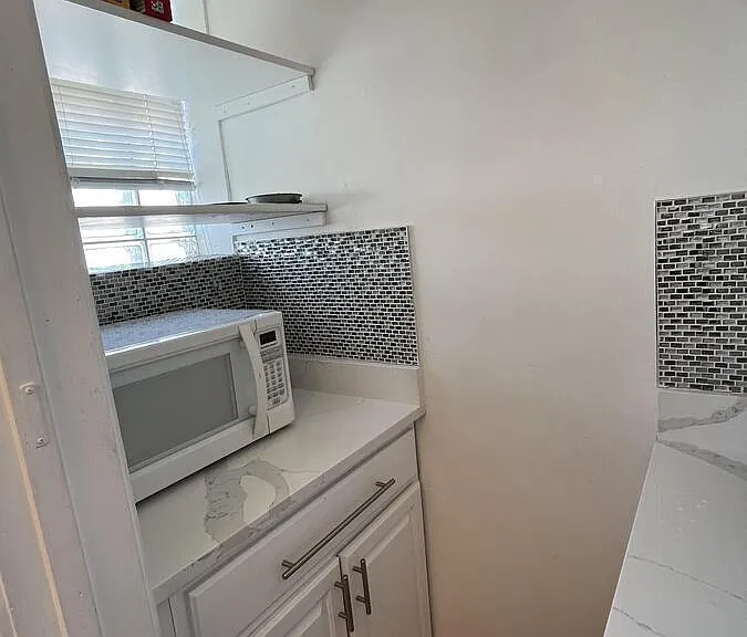 2840 N Lockwood Ave #3D — Photo 4