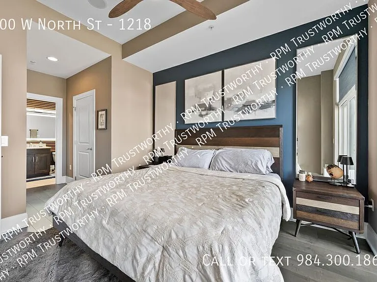 400 W North St #1218 — Photo 33