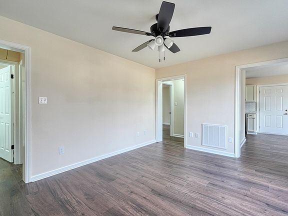 3rd image of 111 Kenilworth Rd