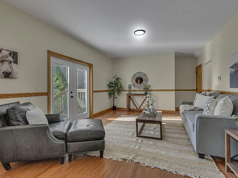 2453 Ryan Rd SE — Photo 7